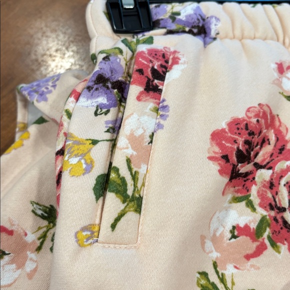 NWT fb girls Floral Print Joggers. - Picture 3 of 5